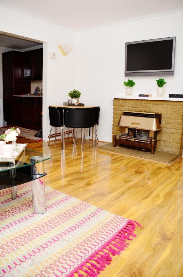 33Sm Dreams Unlimited Serviced Accommodation- Staines - Heathrow Stanwell Εξωτερικό φωτογραφία