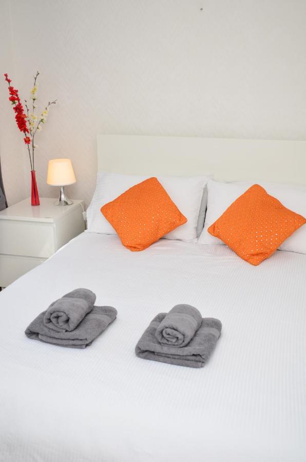 33Sm Dreams Unlimited Serviced Accommodation- Staines - Heathrow Stanwell Εξωτερικό φωτογραφία