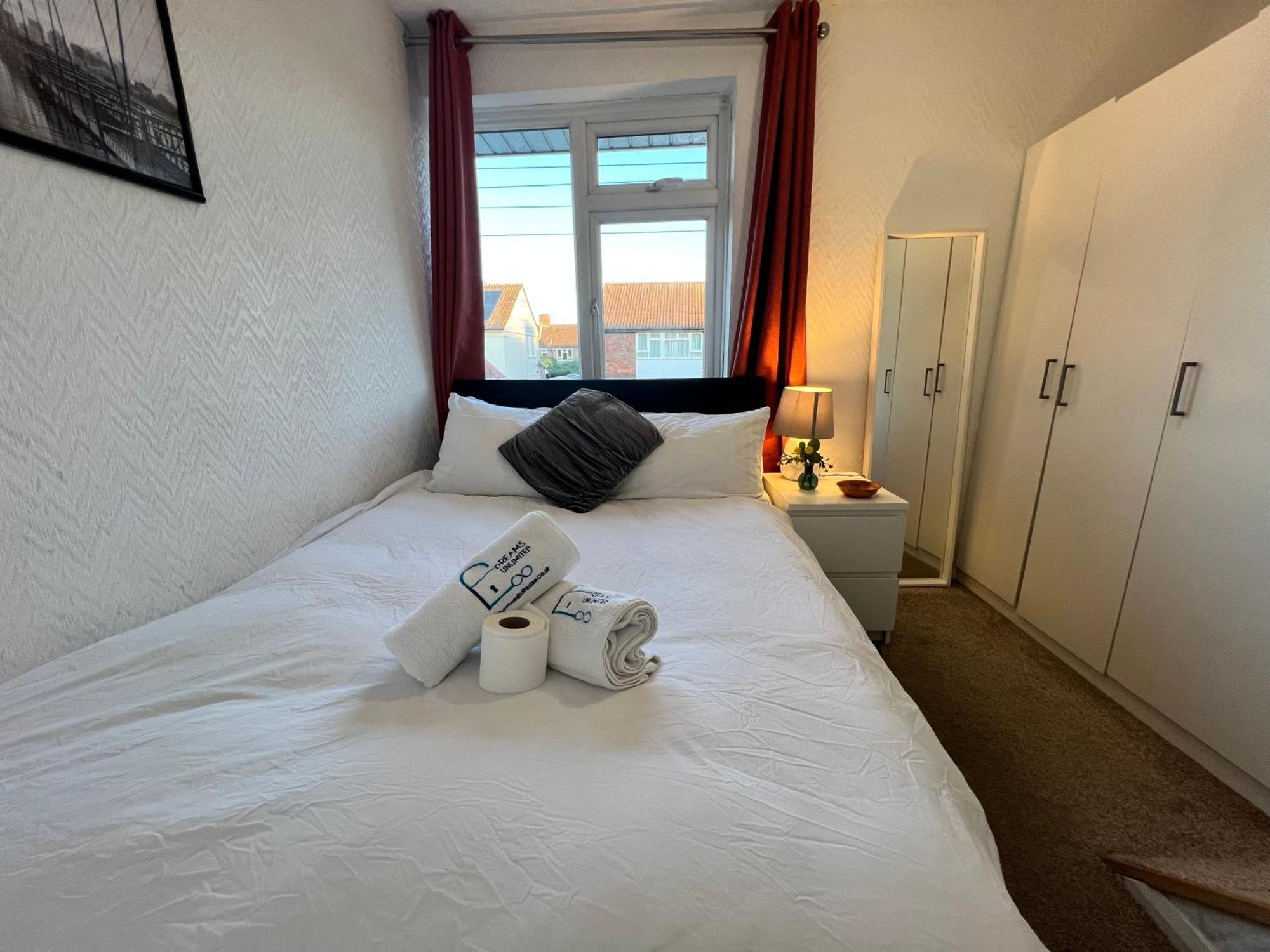 33Sm Dreams Unlimited Serviced Accommodation- Staines - Heathrow Stanwell Εξωτερικό φωτογραφία