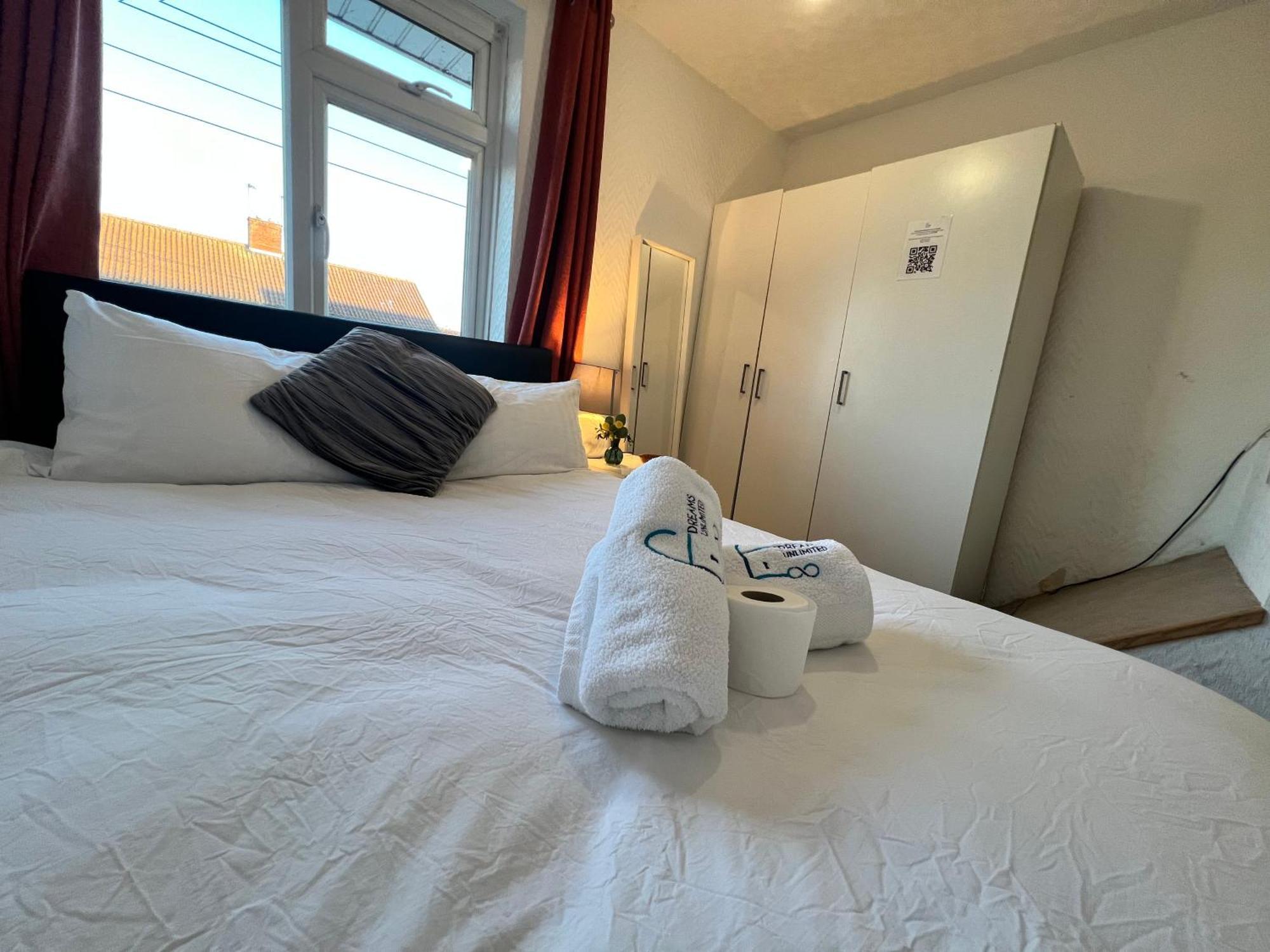 33Sm Dreams Unlimited Serviced Accommodation- Staines - Heathrow Stanwell Εξωτερικό φωτογραφία